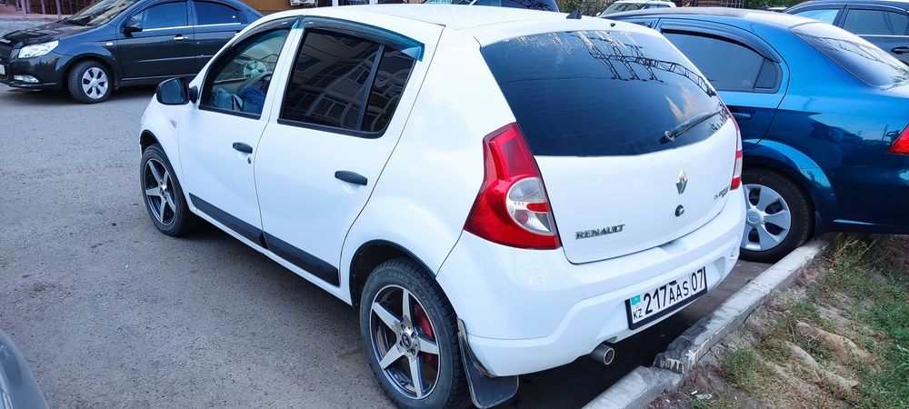 Продам Renault sandero stepway 2012г