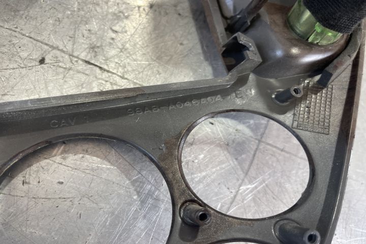 Buton avarie 98ABA046A04 / 98AB-A046A04 Ford Focus prima generatie