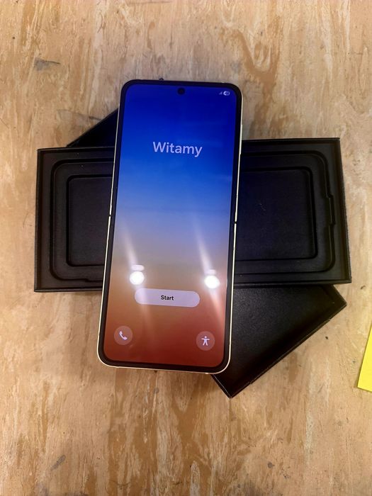 НОВ-Samsung Galaxy Z Flip6