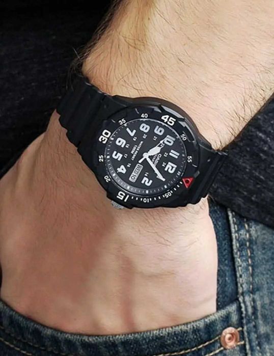 Часы кварцевые CASIO MRW-200H-1BVDF