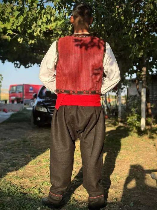 Продавам мъжка носия