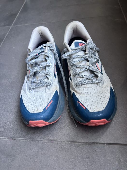 Планински обувки Brooks 41 размер сиво