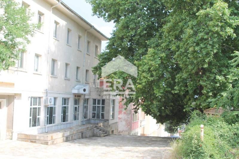 ТОП ОФЕРТА ! Промишлена сграда в центъра на гр. Ивайловград