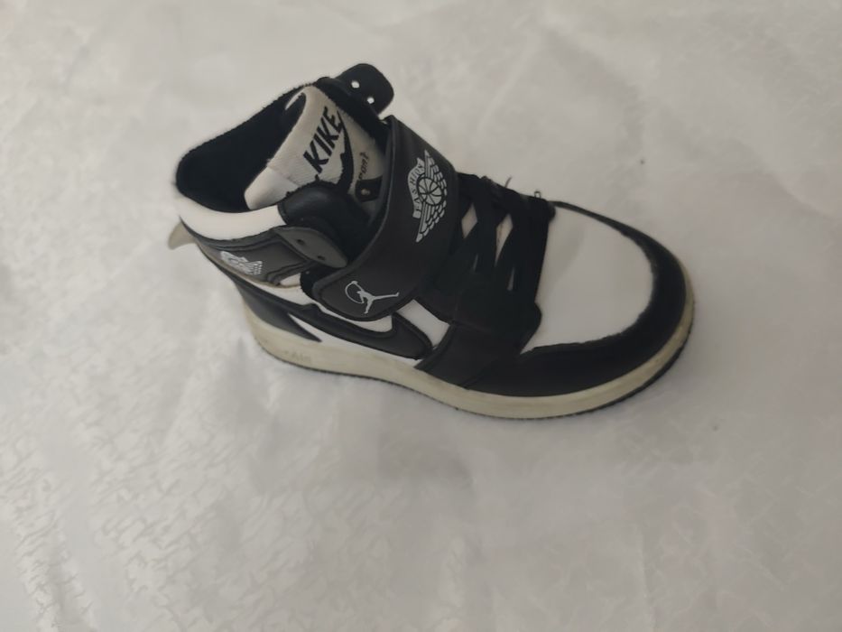 Ботинки Jordan классные 28 размер