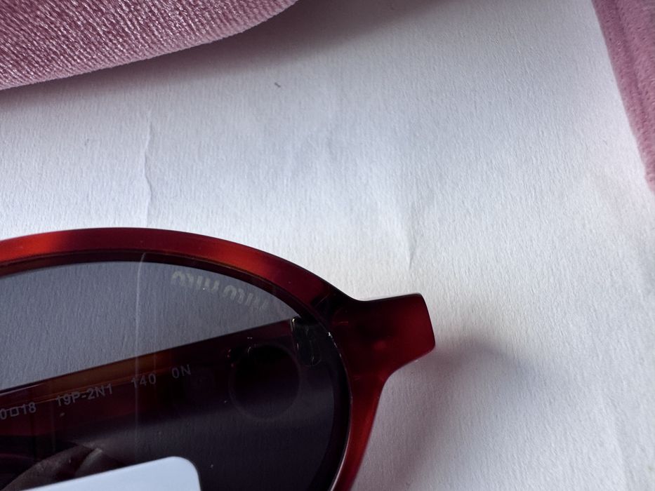 Ochelari de soare Miu Miu Oval SMU04Z 50-18 140, Noi