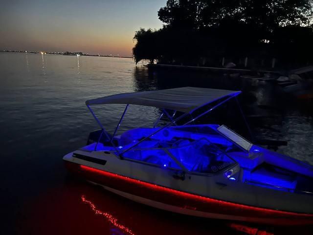 Сотилади холати яхши кизиканлар булса