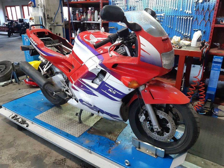 ХОНДА ЦБР ,ВTР( Honda CBR 1100 XX, F2, F3,F4i-600,Vtr 1000)на Части