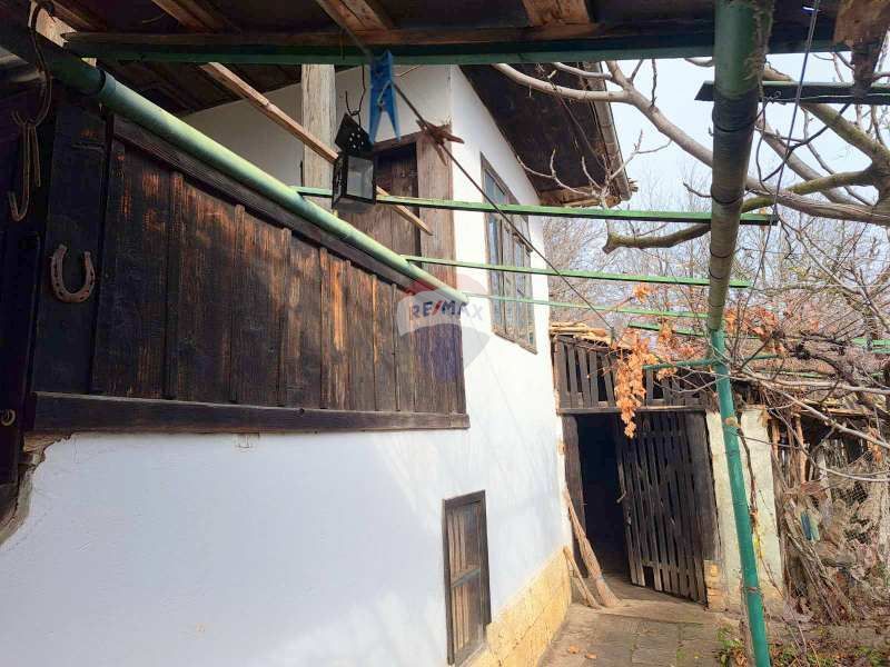 Еднофамилна къща с дворно място, село Кардам, СР