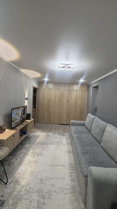 Продам квартиру 4 мкр 19 д