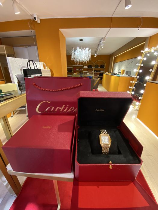 Женские часы Cartier