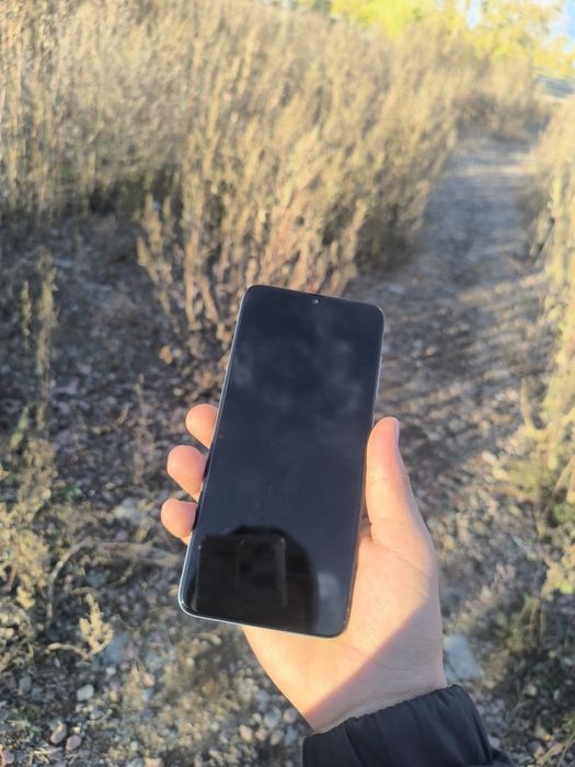 Самсунг а 70 в белом цвете