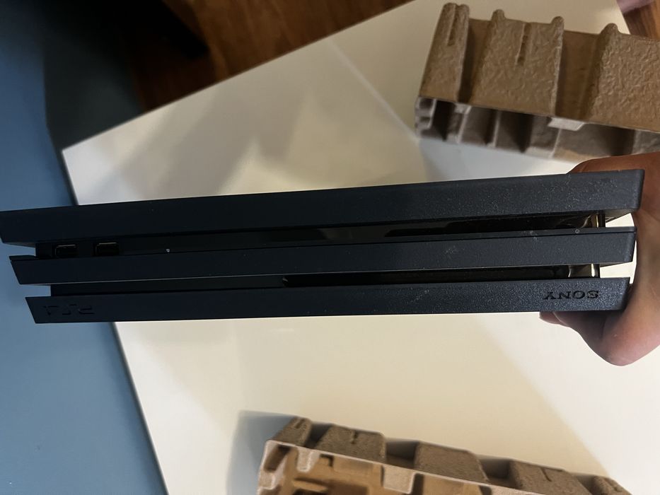 Play Station 4 игрова приставка