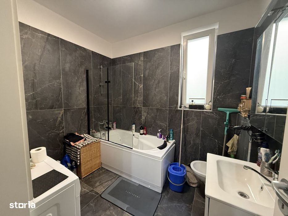 Apartament  cu 2 camere, decomandat cu gradina de 45 mp - Giroc