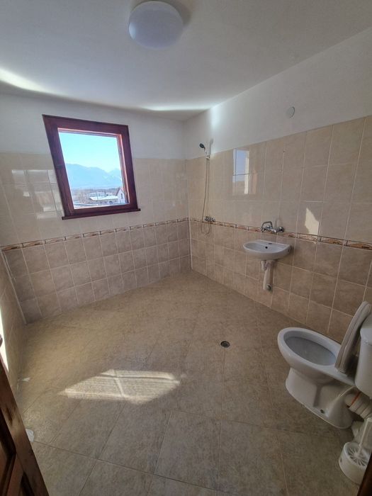 Дава се под наем Къща в Разлог - 77 кв.м за 1195.95 € - Снимка #10