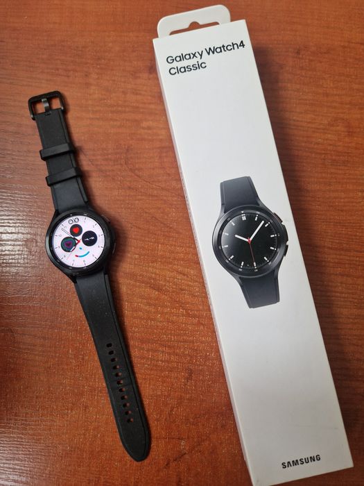 Samsung Galaxy Watch 4 Classic Часы