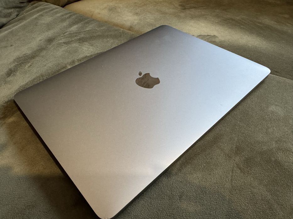 Macbook Pro M2 13 inch 8Gb 256Gb