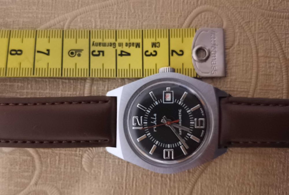 Ceas mecanic Ruhla german cu data stare foarte buna