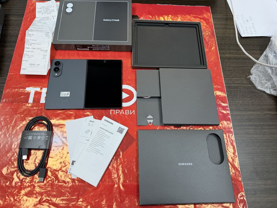 !!! KATO НОВ 256GB Samsung Z Fold 8 Гаранция Technopolis 2028 Graphite