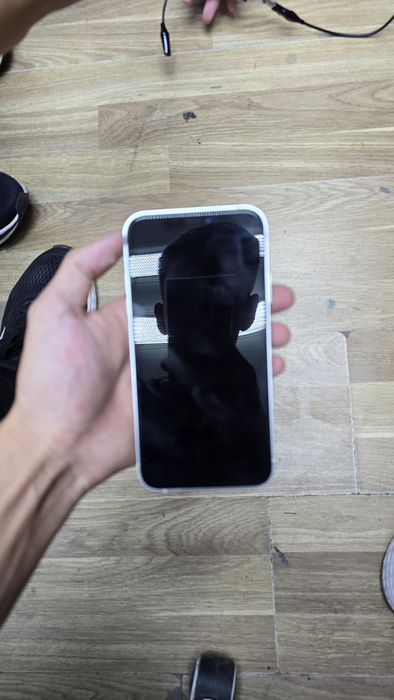 Iphone 11 17 нің корпусінде