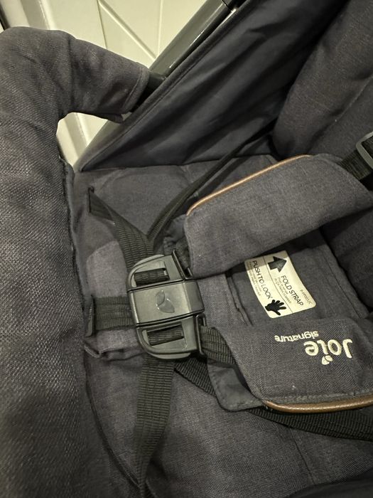 Продается детская коляска Joie Signature