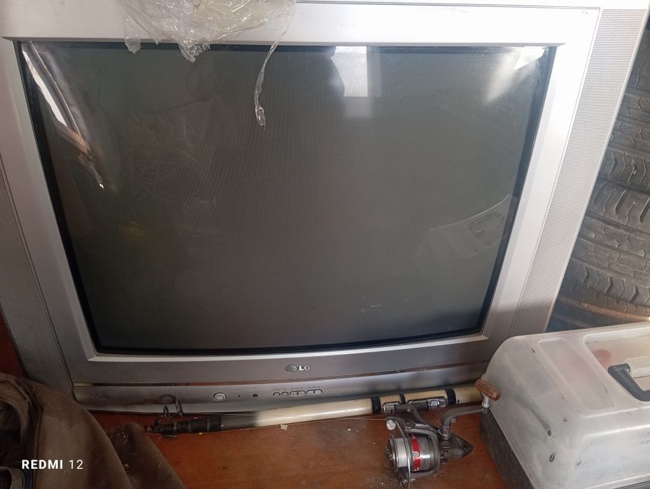 Телевизор большой