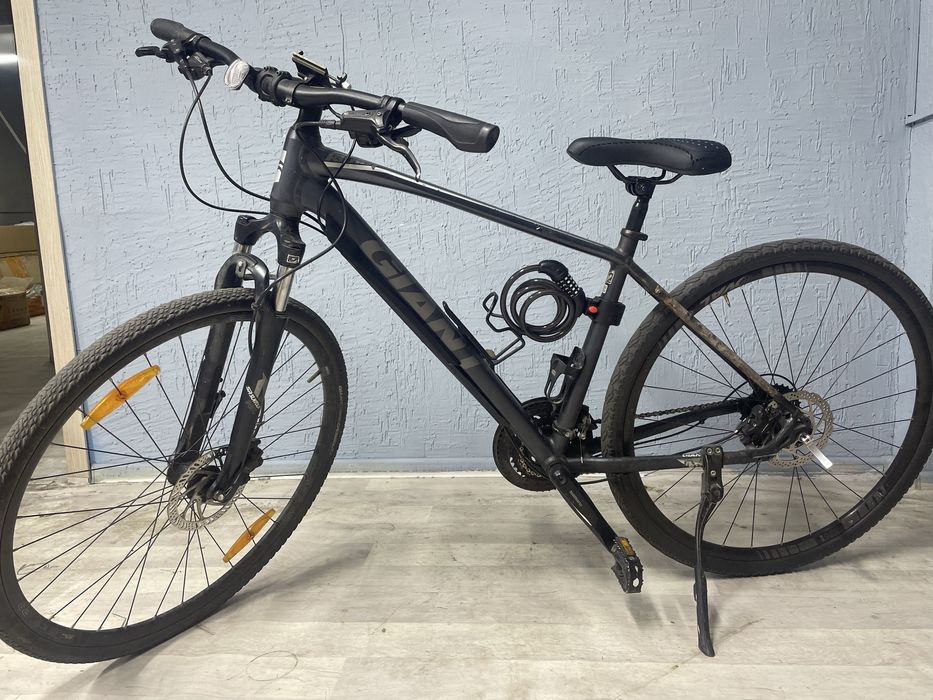 Продам гибрид/кроссовый велосипед GIANT