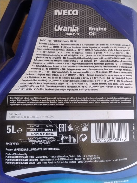 Vând ulei pentru Iveco