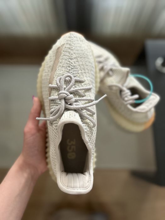 Adidas Yeezy Boost 350 V2 Hyperspace