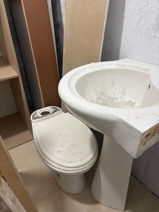 Унитаз и раковина