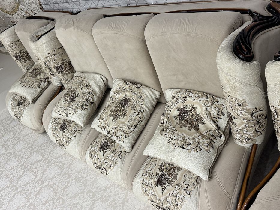 Диван с креслами