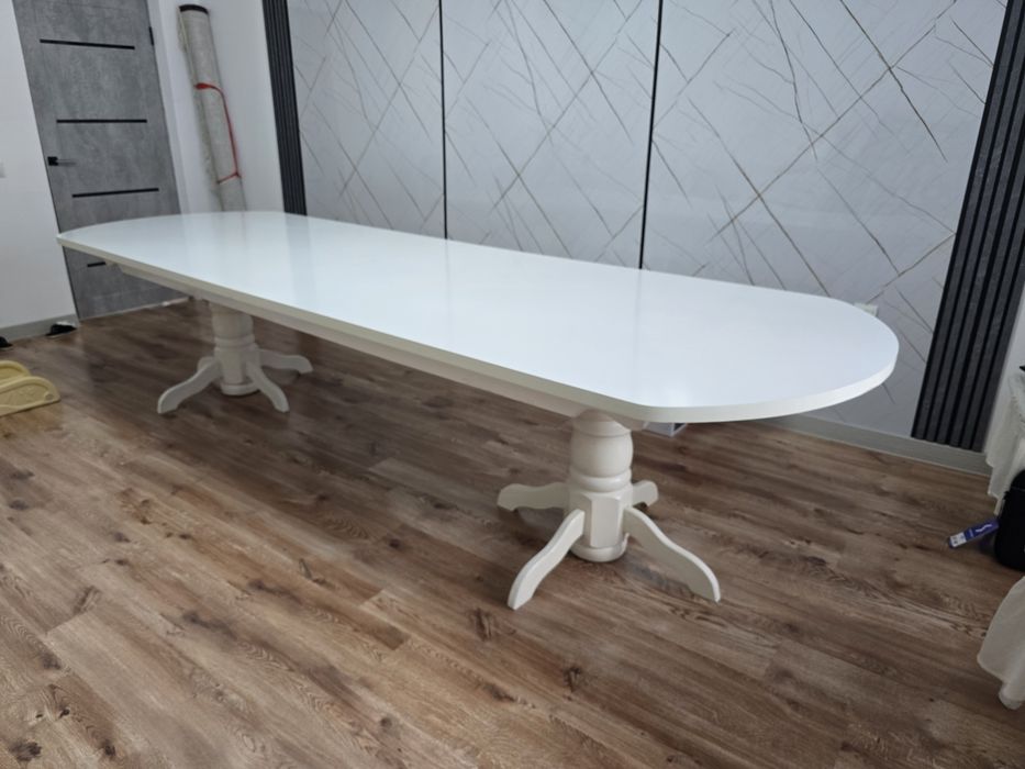 Гостевой стол без стулия