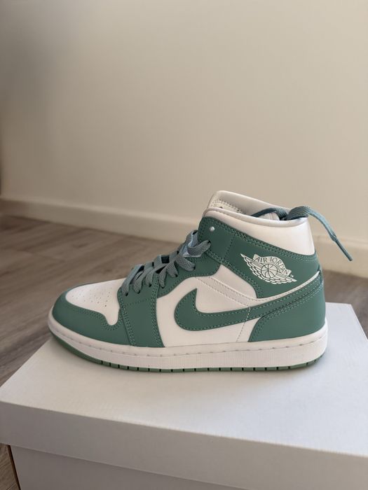 Air Jordan 1 Mid Cannon - Mărimea 39 - Noi