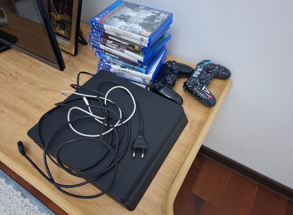 Sony playstation 4 slim