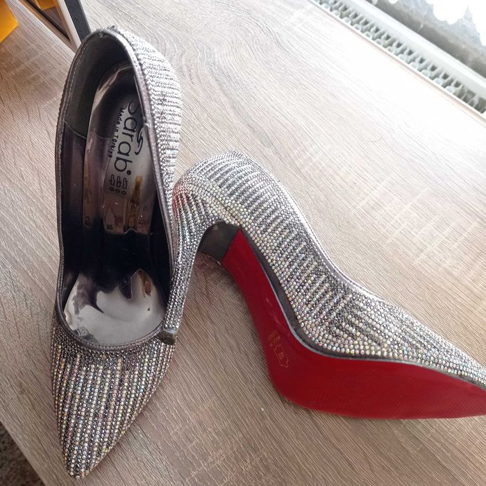 Официални дамски обувки само за 39,99 лв. + подарък чантичка