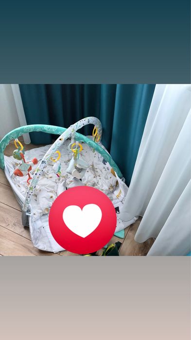 Продавам люлка-шезлонг toscana, активна гимнастика и възглавница за кърмене. Цена 100€