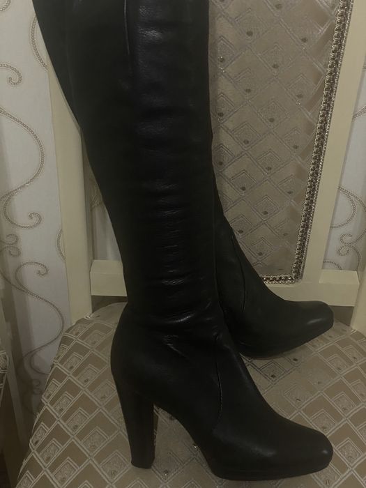 Сапоги изнатуральной кожи рр 38,35