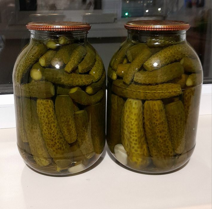 Помидоры маринованные. Огурцы, ассорти.