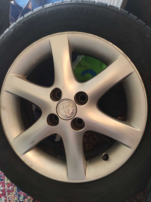 Джанти и гуми за toyota 195/60/15