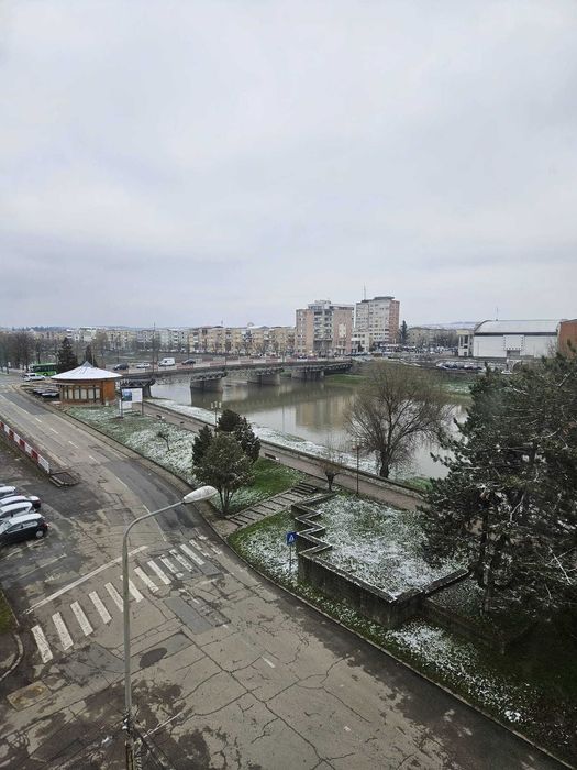 Apartament 2 camere decomandat, zonă centrală