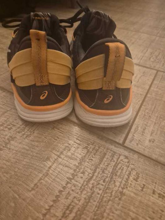 Lot 2 perechi de adidasi dama, Nike si Asics