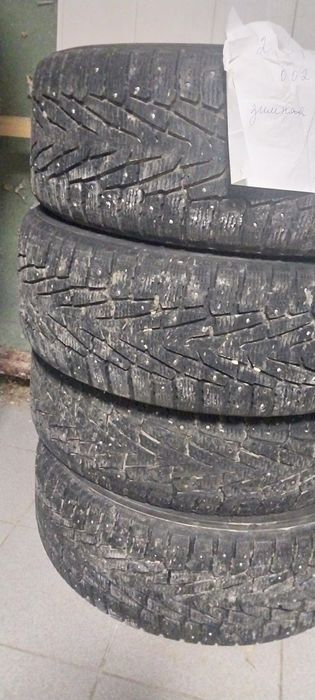 Шины зимние  продам