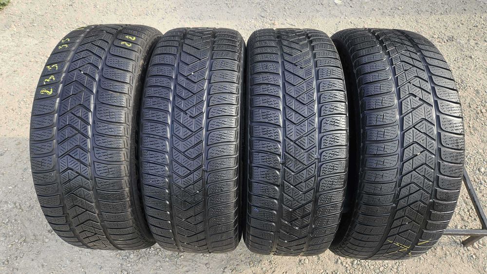 # 235/55 R17 • Iarna • Pirelli Sottozero 3 103V XL | 4 buc | DOT 2022 | Pret/buc