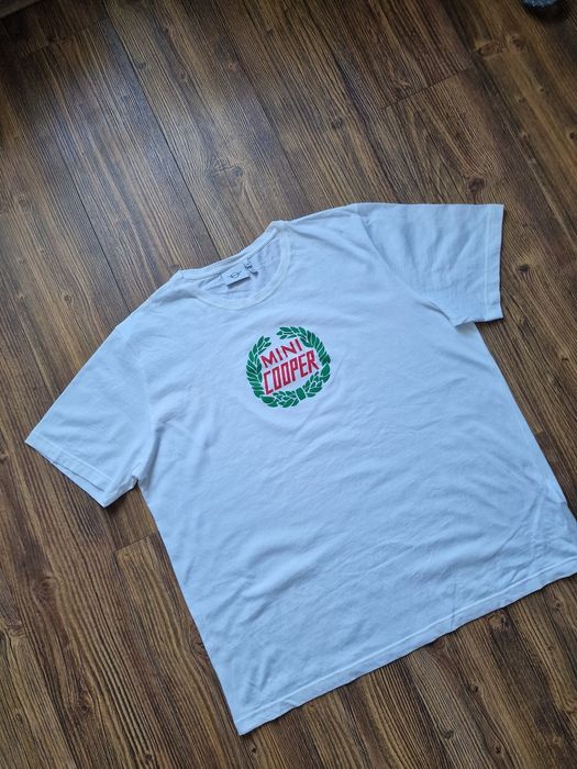 Страхотна мъжка тениска MINI COOPER
размер ЗXL ,без забележки като нов