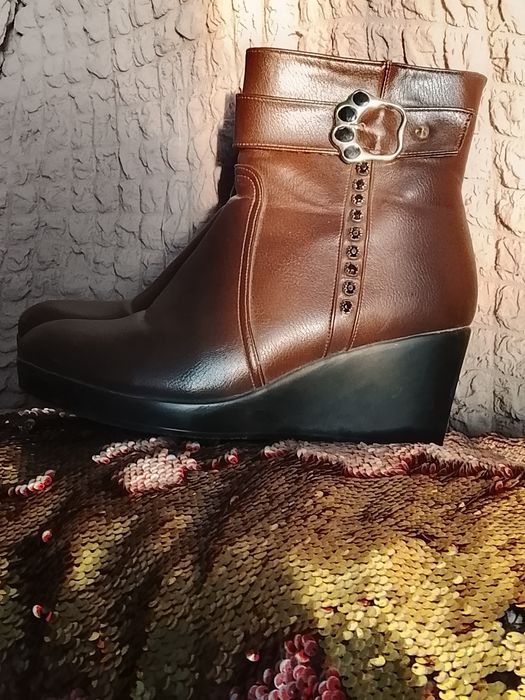 Женские  сапоги .