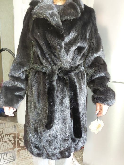 Продам шубу норка новая