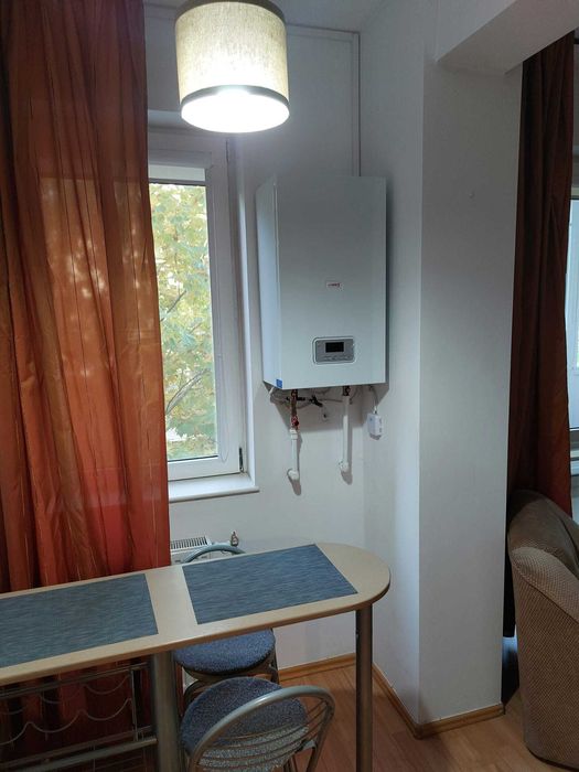 Proprietar, inchiriez studio (garsoniera 2 camere comandate) 40mp, centrala proprie, 500m de metrou Valea Ialomitei, cartier Drumul Taberei - Brancusi