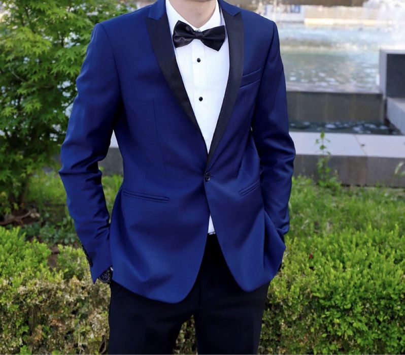 Мъжки официален италиански костюм