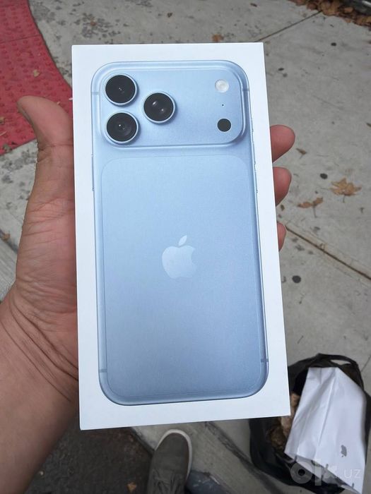 iPhone 18 Pro Max 1TB Glacier Blue