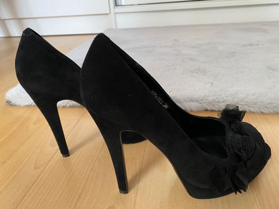 Pantofi negri Mallanee