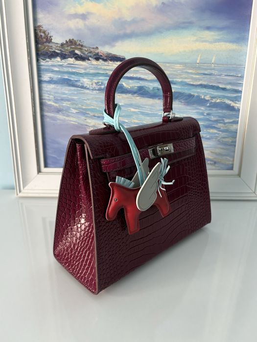 Дамска чанта – HRMS + подарък